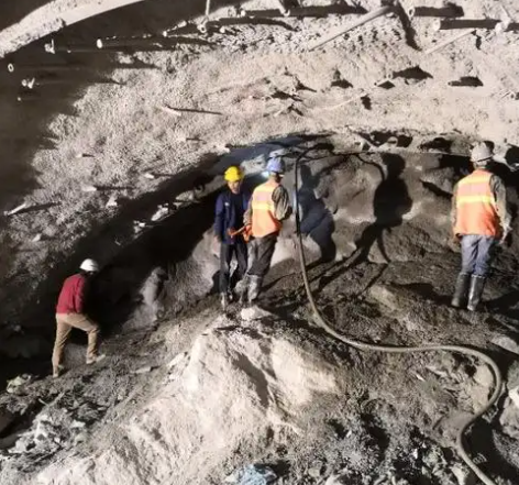 海盐拱顶带模注浆料的施工流程及注意事项